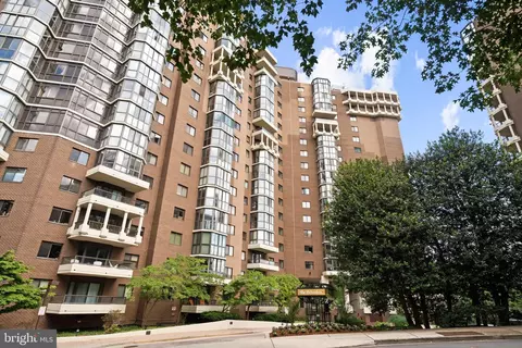 1600 N Oak St #1424, Arlington, VA 22209