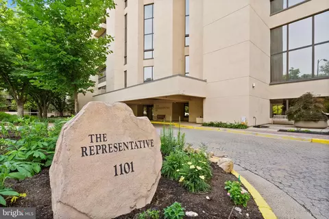 1101 S Arlington Ridge Rd #608, Arlington, VA 22202