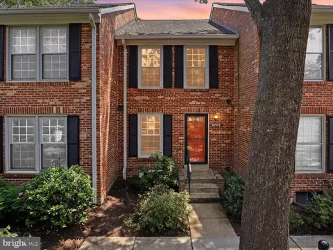 2410 S Walter Reed Dr #2, Arlington, VA 22206