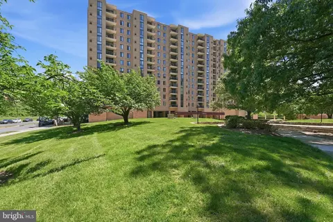 4500 S Four Mile Run Dr #821, Arlington, VA 22204