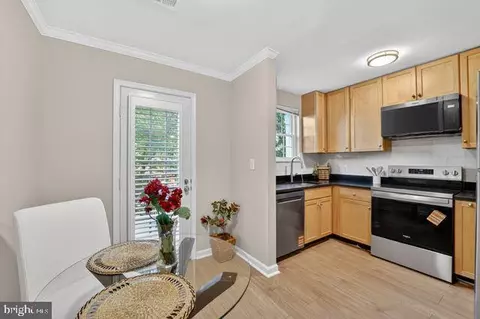4626 28th Rd S #D, Arlington, VA 22206