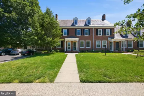 4532 34th St S, Arlington, VA 22206