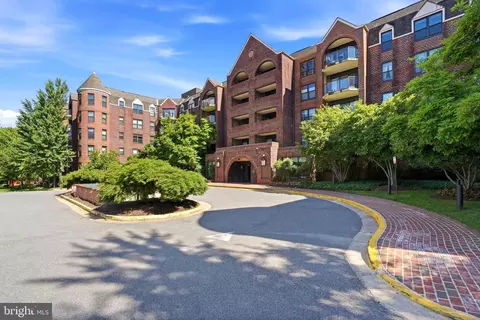 2100 Lee Hwy #219, Arlington, VA 22201