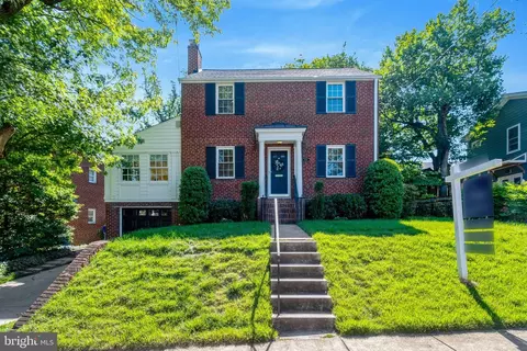 1059 N Montana St, Arlington, VA 22205