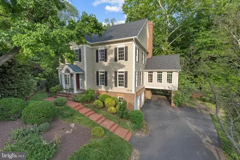 4928 Little Falls Rd, Arlington, VA 22207