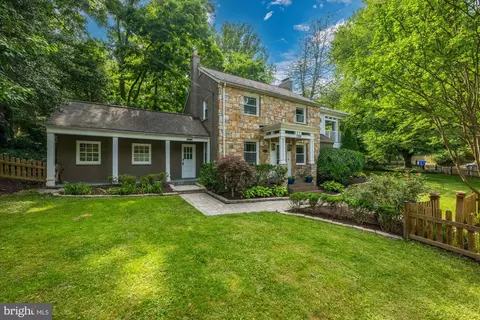 2200 N Pollard St, Arlington, VA 22207