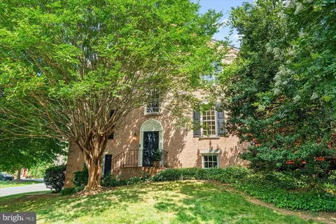 5607 Langston Blvd, Arlington, VA 22207
