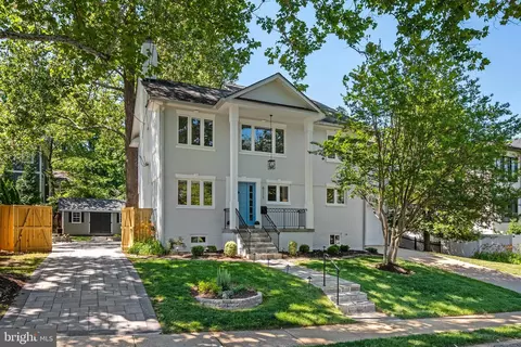 6111 35th St N, Arlington, VA 22213