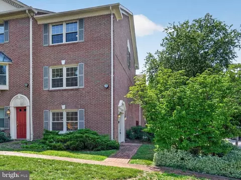 1869 N Adams St, Arlington, VA 22201