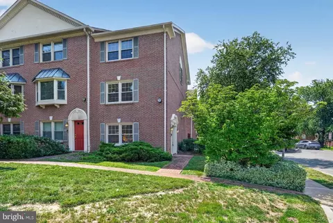 1869 N Adams St, Arlington, VA 22201