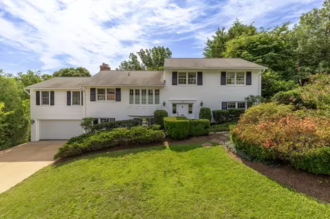 3630 37th St N, Arlington, VA 22207