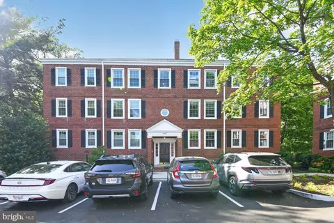 3043 S Columbus St #B1, Arlington, VA 22206