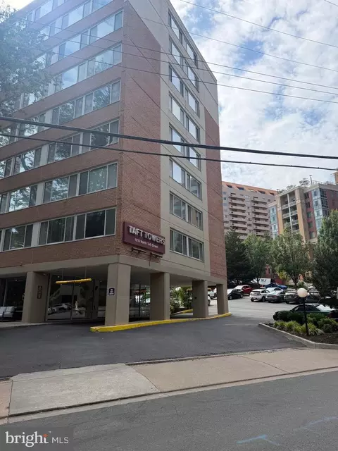 1210 N Taft St #909, Arlington, VA 22201