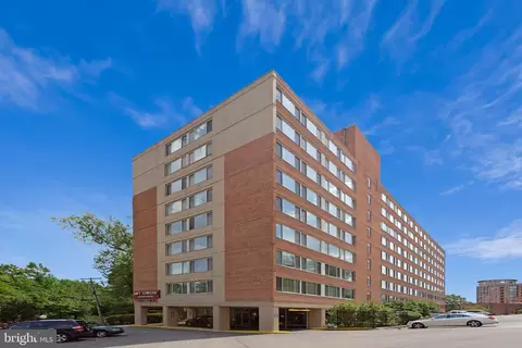 1210 N Taft St #909, Arlington, VA 22201