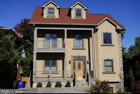 2445 S Kenwood St, Arlington, VA 22206