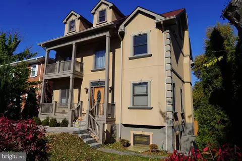2445 S Kenwood St, Arlington, VA 22206