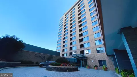 2001 15th St N #417, Arlington, VA 22201