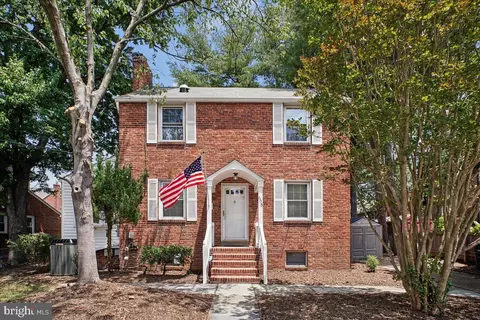 605 N Frederick St, Arlington, VA 22203