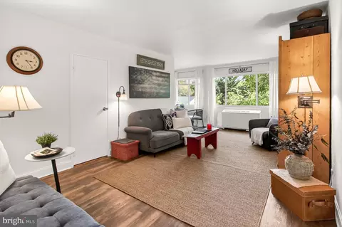 3701 5th St S #501, Arlington, VA 22204