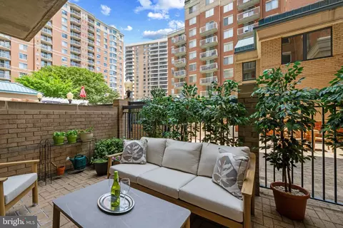 3835 9th St N #105W, Arlington, VA 22203
