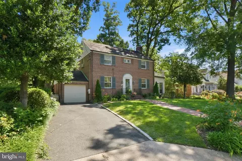 1251 S Oakcrest Rd, Arlington, VA 22202