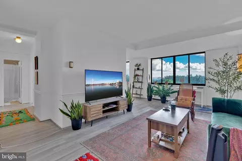 4390 Lorcom Ln #805, Arlington, VA 22207