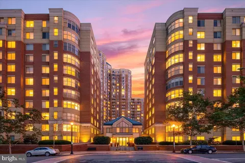 3835 9th St N #302E, Arlington, VA 22203