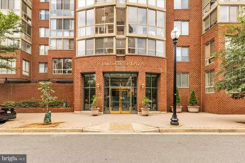 1050 N Taylor St #1-404, Arlington, VA 22201