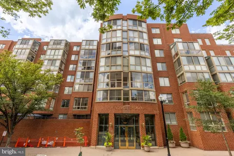 1050 N Taylor St #404, Arlington, VA 22201