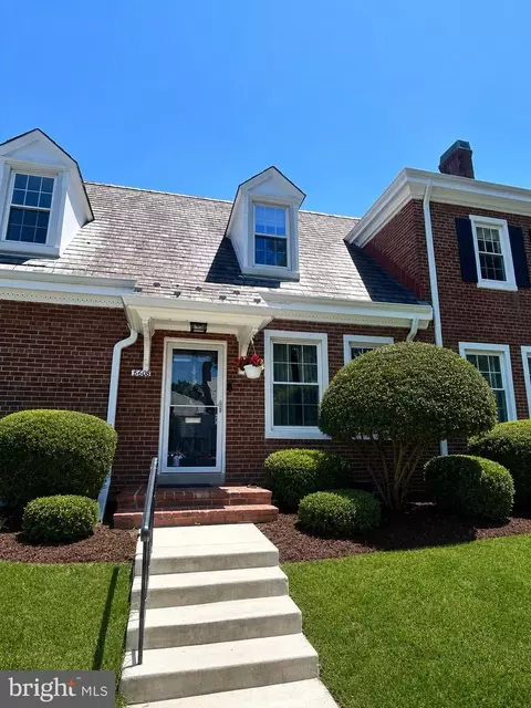 4608 36th St S, Arlington, VA 22206