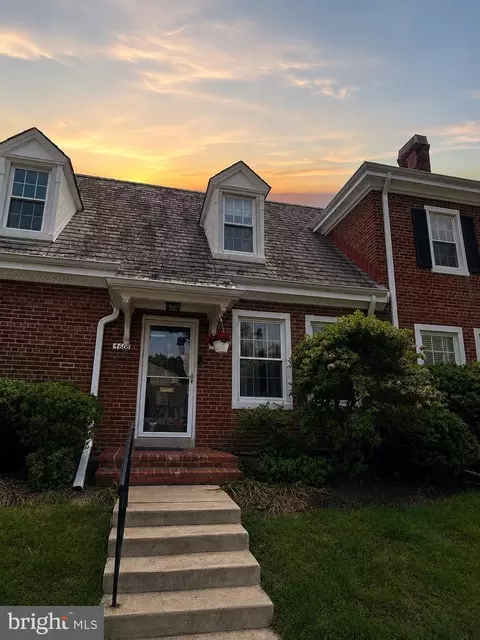 4608 36th St S, Arlington, VA 22206