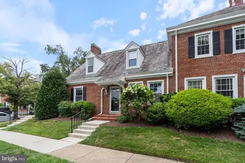 4608 36th St S, Arlington, VA 22206