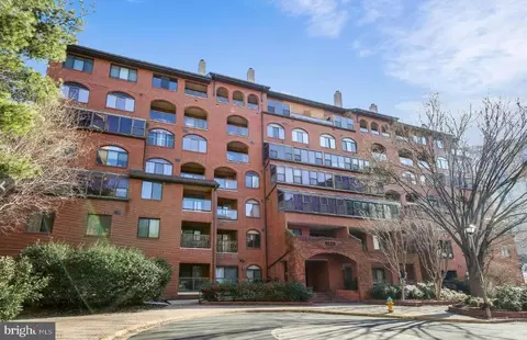 1029 N Stuart St N #417, Arlington, VA 22201