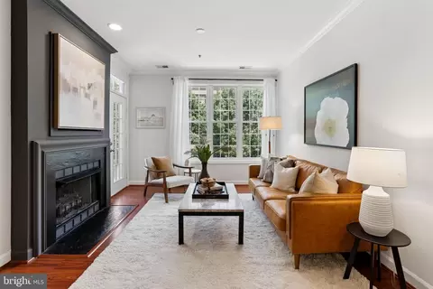 2330 14th St N #308, Arlington, VA 22201