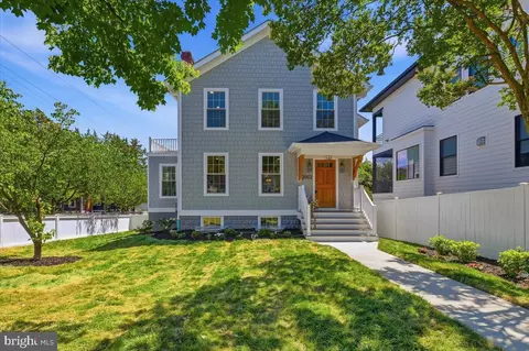 2602 Washington Blvd, Arlington, VA 22201