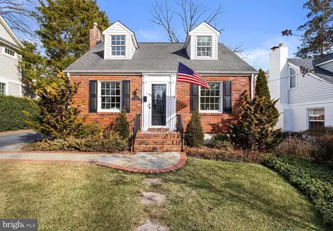 1115 N Harrison St, Arlington, VA 22205