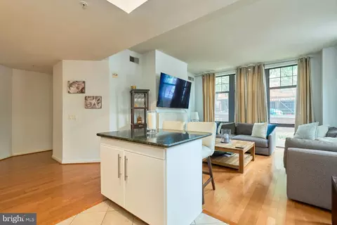 1021 N Garfield St #109, Arlington, VA 22201
