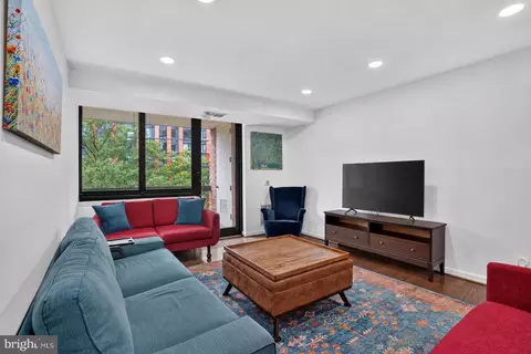 1805 Crystal Dr #503S, Arlington, VA 22202