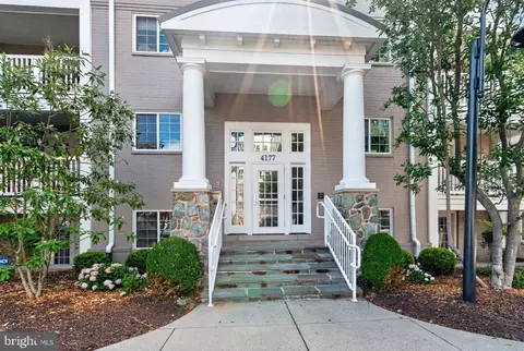 4177 S Four Mile Run Dr #302, Arlington, VA 22204