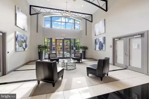 1021 N Garfield #327, Arlington, VA 22201