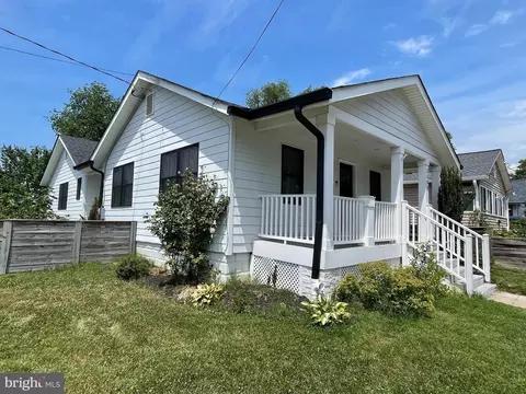 2100 N Emerson St, Arlington, VA 22207