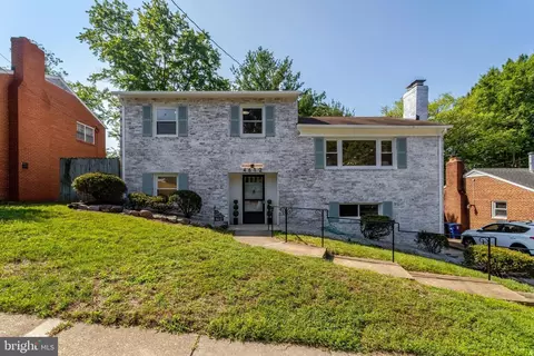 4612 9th St S, Arlington, VA 22204