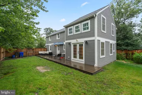 Exterior - 5138 12th St S, Arlington, VA 22204 photo 1 of 2