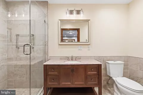 Bath - 5138 12th St S, Arlington, VA 22204 photo 5 of 5