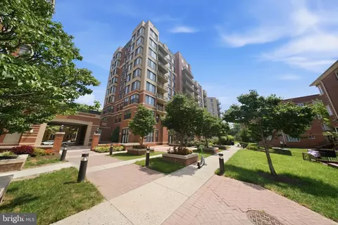 2220 Fairfax Dr #801, Arlington, VA 22201