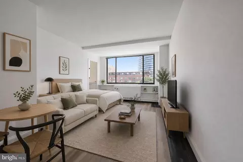 1111 Arlington Blvd #823, Arlington, VA 22209