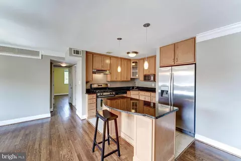 2016 N Adams St #408, Arlington, VA 22201