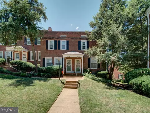 4857 28th St S #A, Arlington, VA 22206
