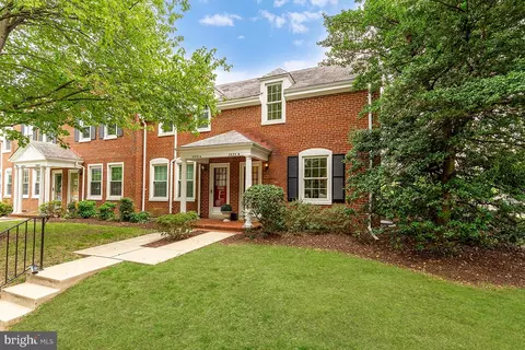 3373 S Wakefield St #B, Arlington, VA 22206
