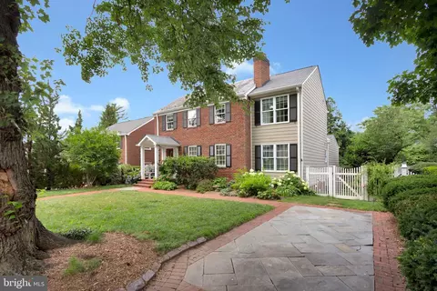 1200 N Illinois St, Arlington, VA 22205